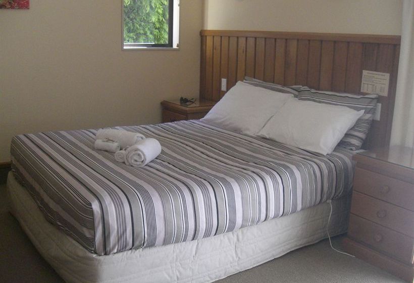 Explorer Motel & Apartments 11