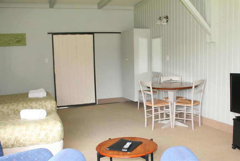 Explorer Motel & Apartments 12