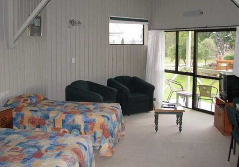 Explorer Motel & Apartments 13