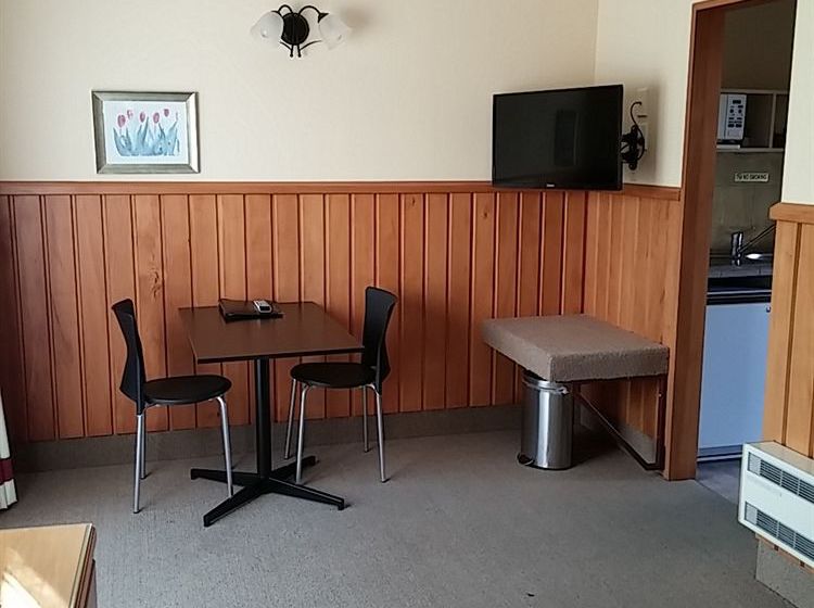 Explorer Motel & Apartments 17