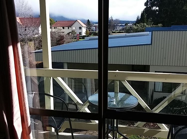 Explorer Motel & Apartments 18