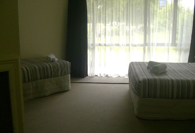 Explorer Motel & Apartments 5