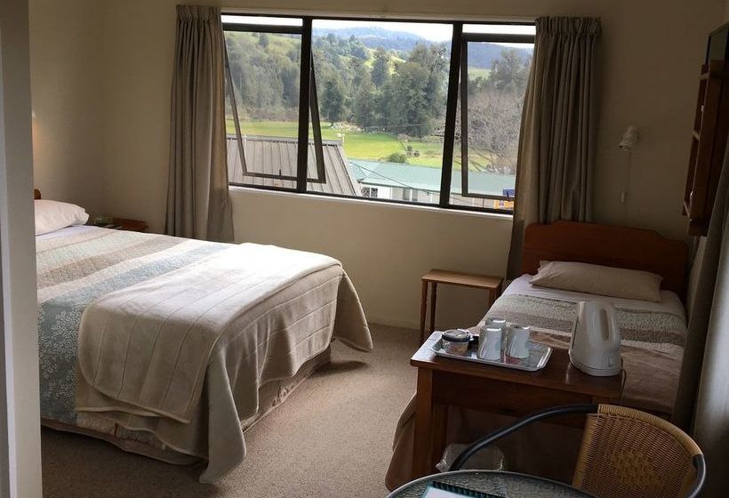 Hotel Waitomo Caves 11