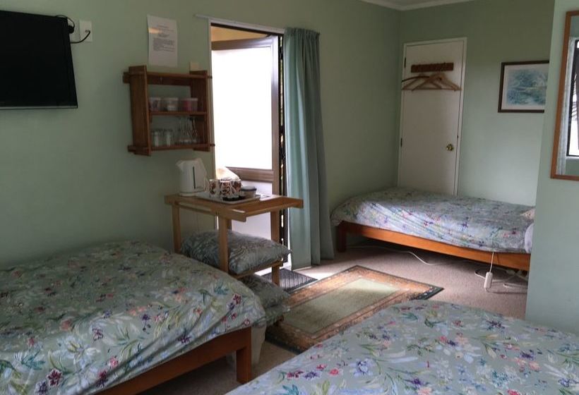 Hotel Waitomo Caves 12