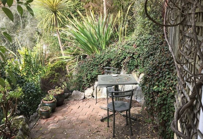 Hotel Waitomo Caves 19