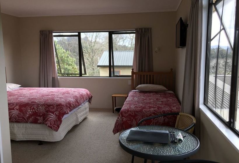 Hotel Waitomo Caves 8