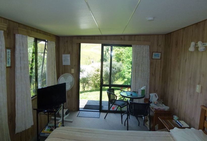 Hotel Waitomo Caves 9