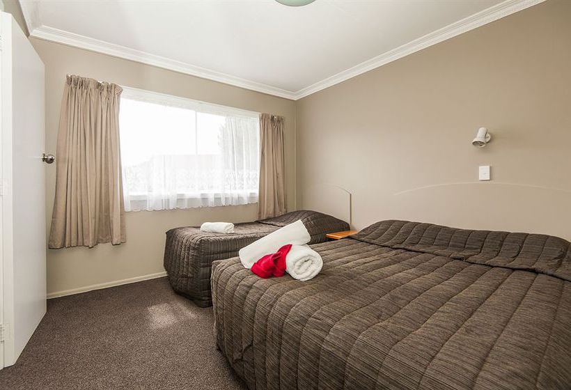 Best Western Manuka Crescent Motel 8