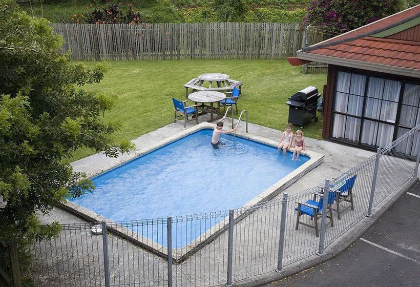 Hotel Cherry Court Motor Lodge 1