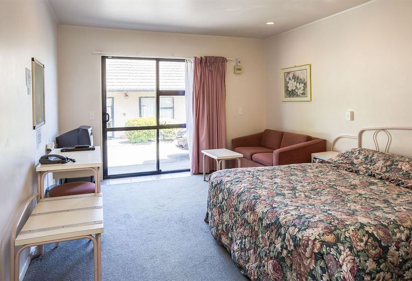 Auckland (AKL) Airport Motel 8