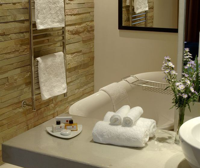 The Townhouse Hotel & Conference Centre 10