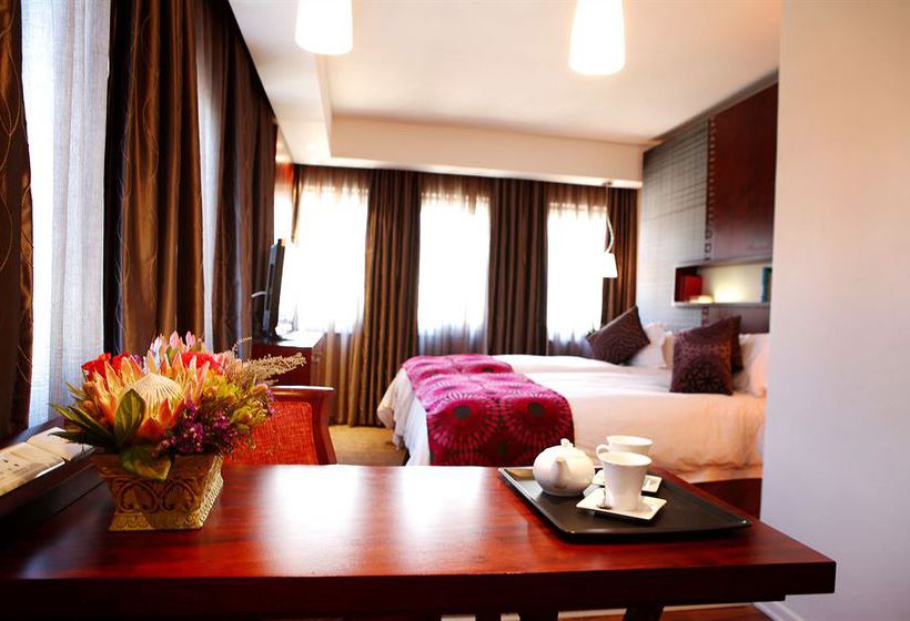 The Townhouse Hotel & Conference Centre 14