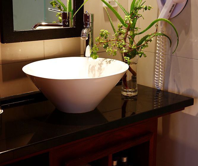 The Townhouse Hotel & Conference Centre 15