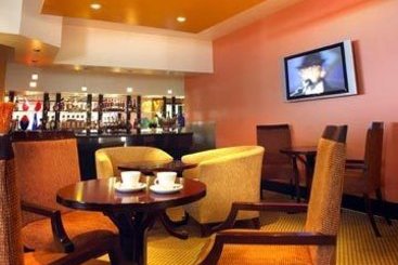 Hotel Holiday Inn Garden Court 8