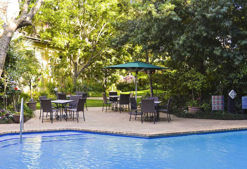 Protea Hotel by Marriott Johannesburg Balalaika Sandton 8