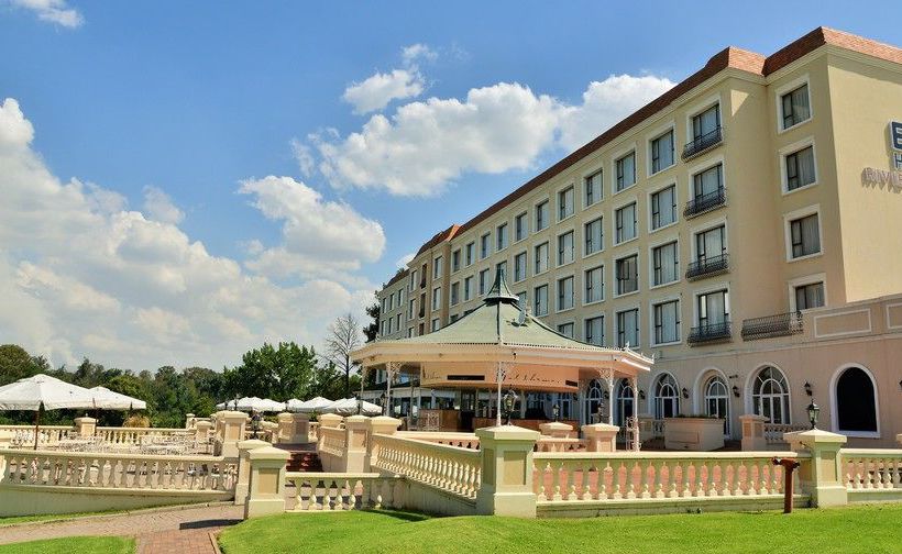 BON Hotel Riviera on Vaal 7