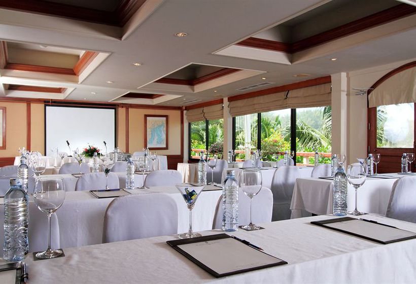 Hotel The Nai Harn Phuket 11