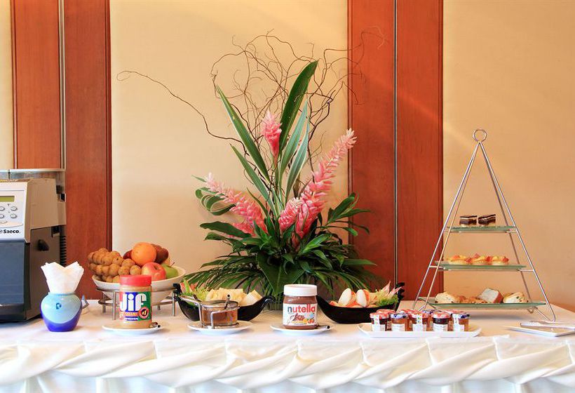 Hotel The Nai Harn Phuket 17