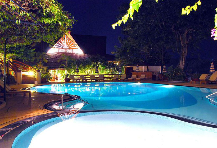 Hotel The Nai Harn Phuket 2