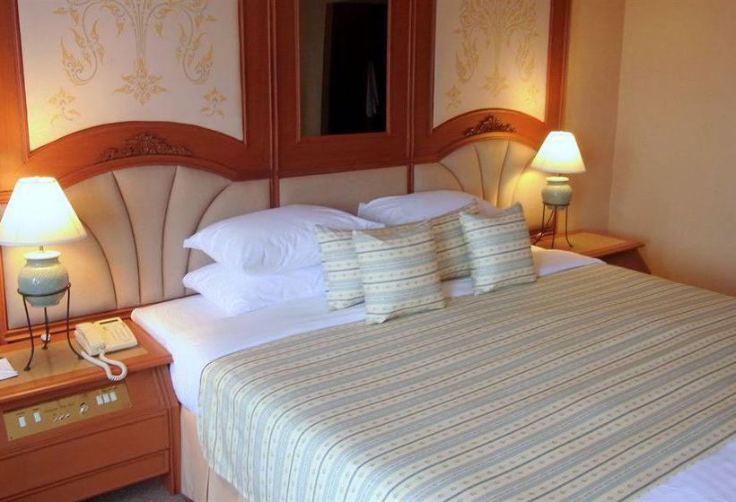 Hotel Chiang Mai Plaza 4