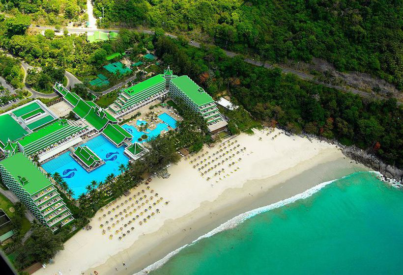 Le Meridien Phuket Beach Resort 9