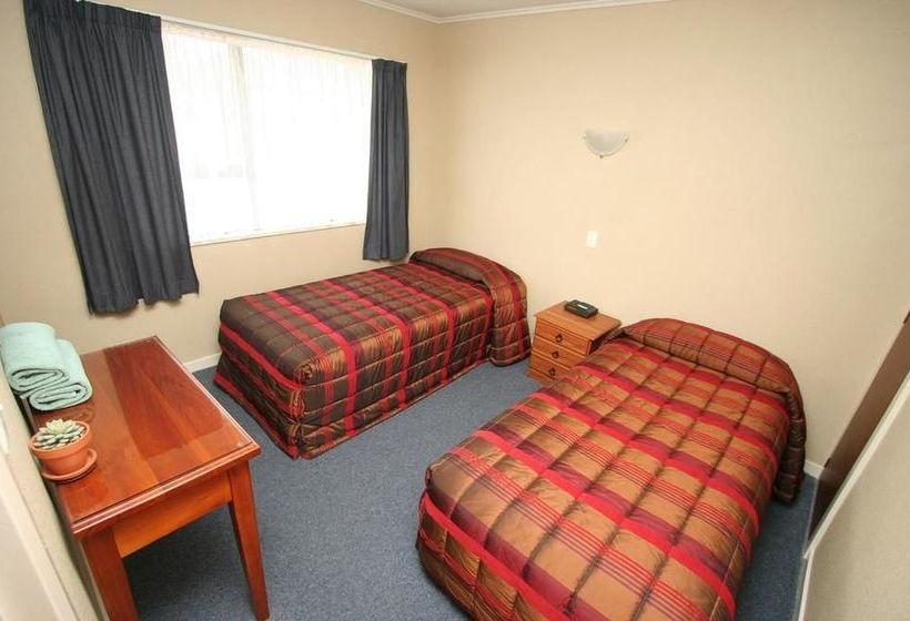 Hotel Commodore Motor Lodge 8