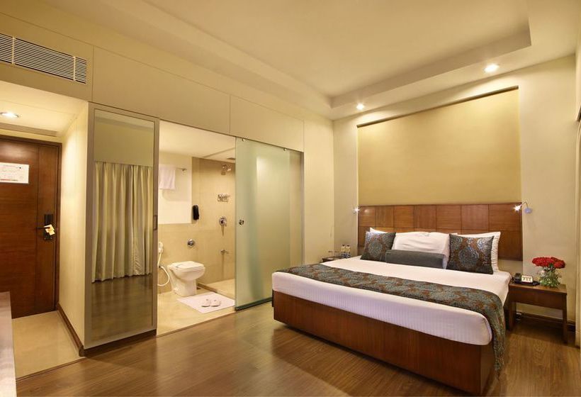 Hotel Express Towers 18