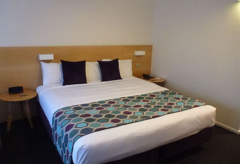 Heartland Fox Glacier Resort 8