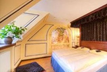 Romantik Hotel Der Adelshof 4