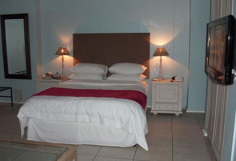 Hotel The Place On The Bay 1