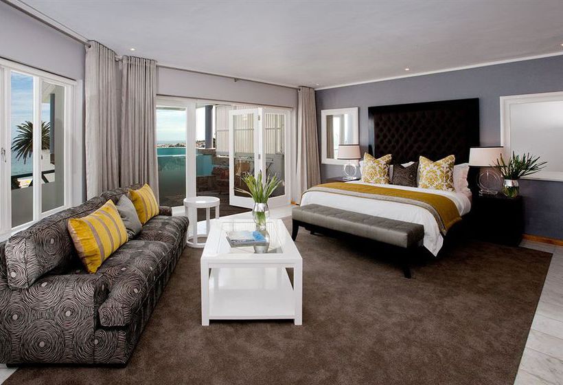 Hotel The Place On The Bay 2