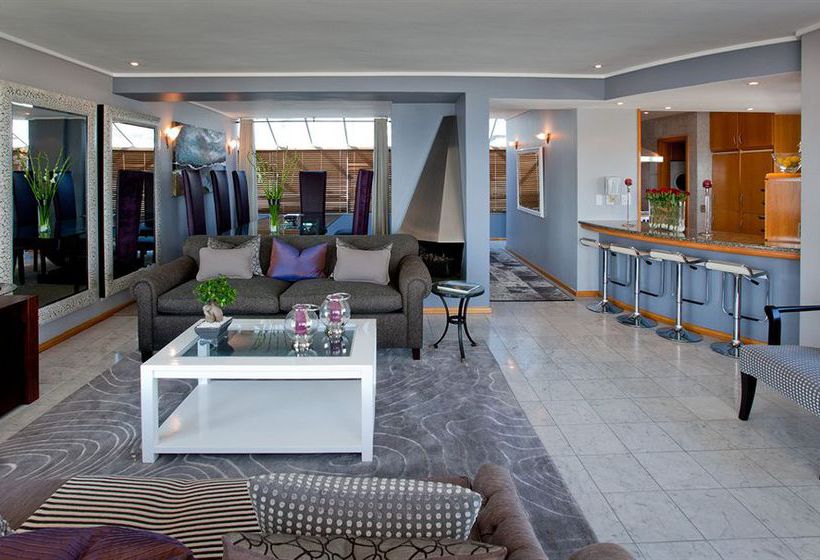 Hotel The Place On The Bay 5