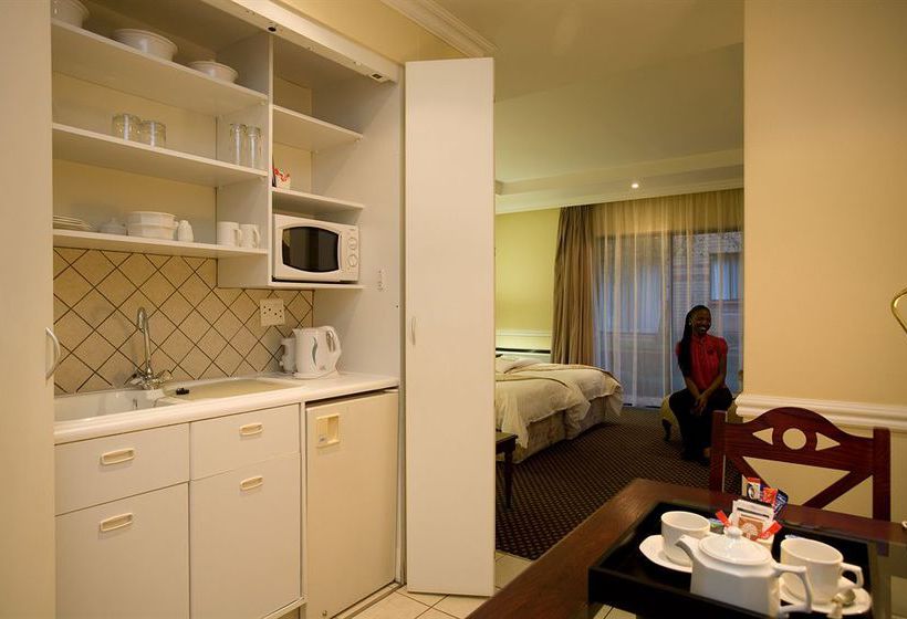 Hotel Courtyard at Rosebank 11