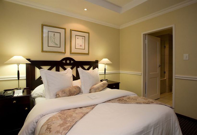 Hotel Courtyard at Rosebank 15