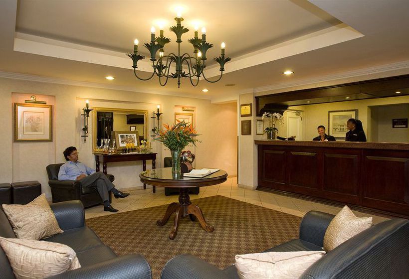 Hotel Courtyard at Rosebank 16