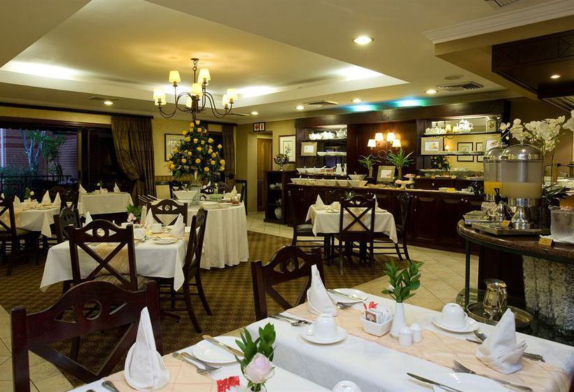 Hotel Courtyard at Rosebank 3