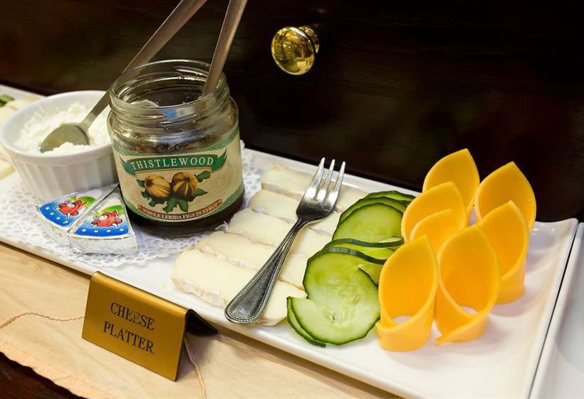 Hotel Courtyard at Rosebank 7