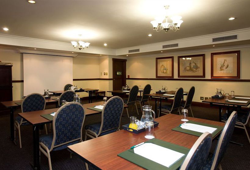 Hotel Courtyard at Rosebank 8