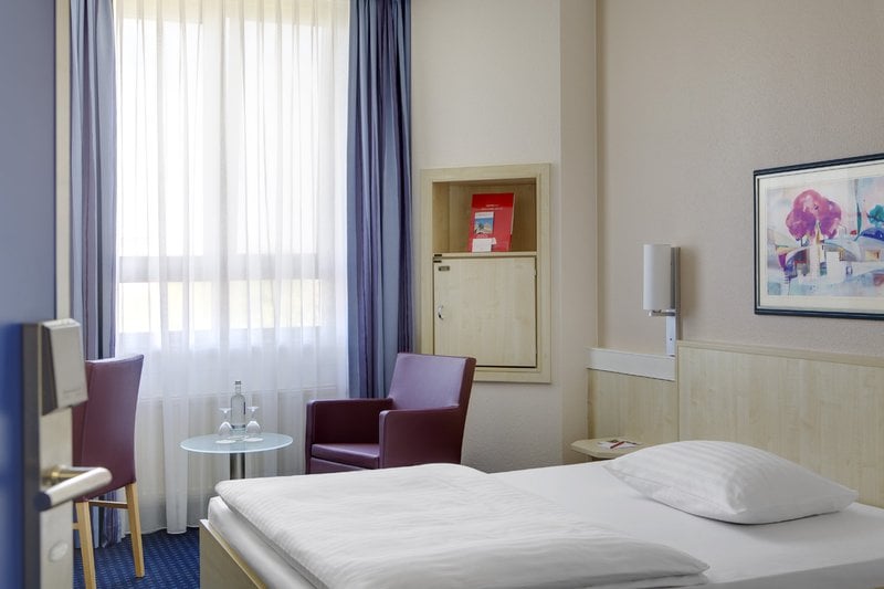 InterCityHotel Augsburg 12