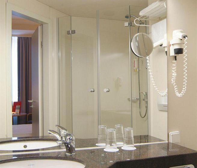 InterCityHotel Augsburg 7