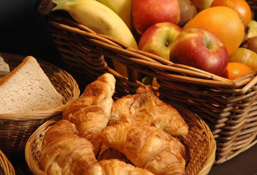 InterCityHotel Augsburg 9