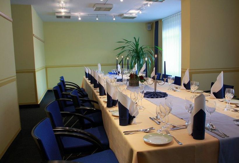 Hotel Am Terrassenufer 18