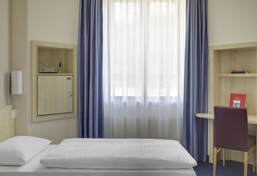 InterCityHotel Freiburg 15