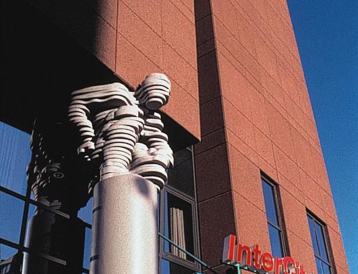 InterCityHotel Freiburg 18