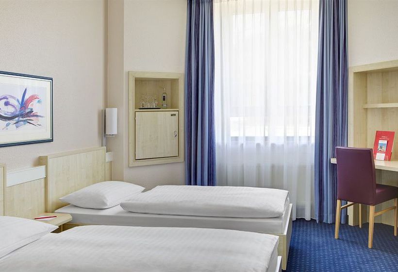 InterCityHotel Freiburg 6