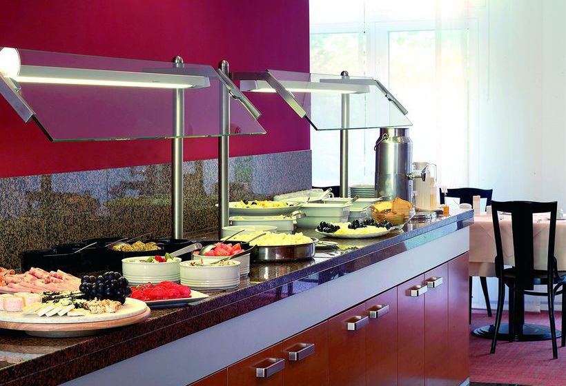 Hotel NH Hamburg City 11