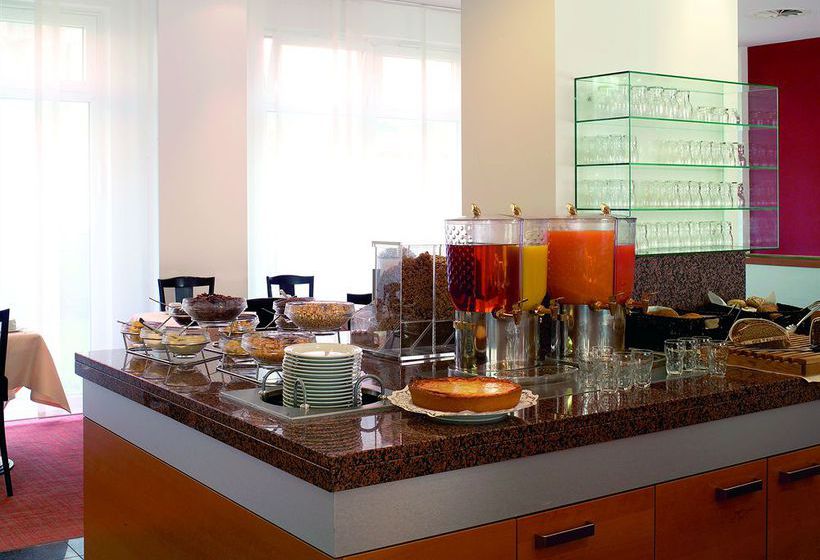 Hotel NH Hamburg City 12