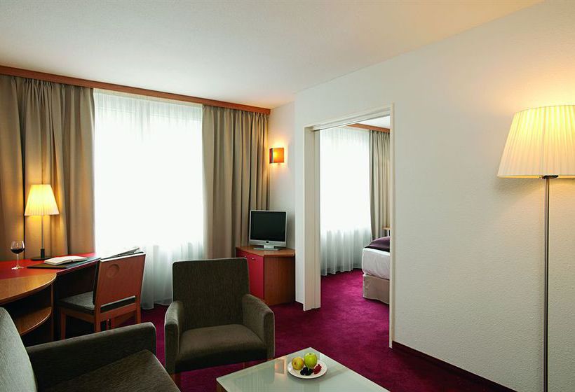 Hotel NH Hamburg City 14