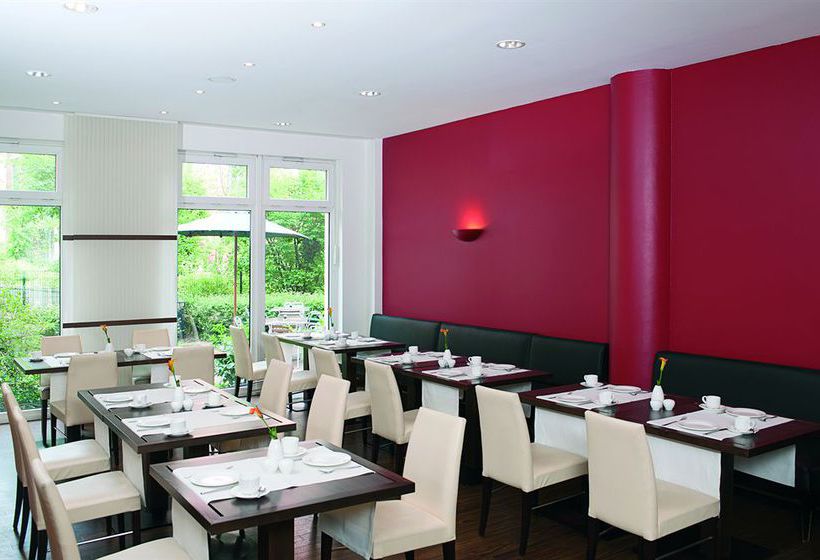 Hotel NH Hamburg City 16