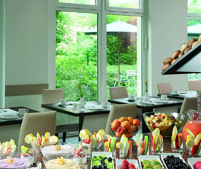 Hotel NH Hamburg City 9